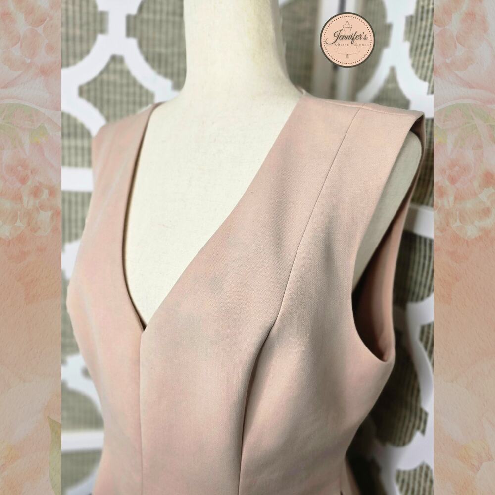 BCBGMaxAzria Bare Pink Layered V-Neck Sleeveless Peplum Top Size Large - Picture 2 of 13